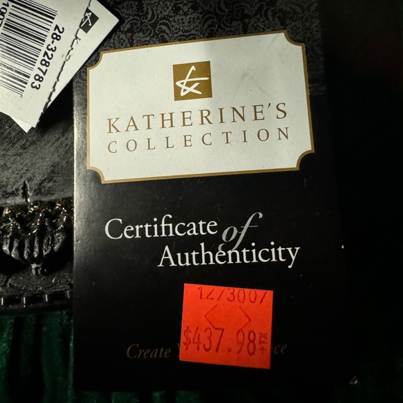 Katherine’s Collection 2023 Eternal Devotion Cake Stand $300 - Picture 4 of 4